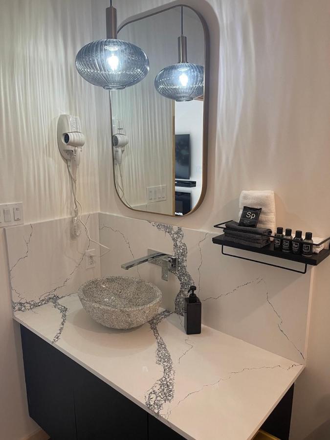 توبيرموري Stone Cove Waterfront Adults Only B&B المظهر الخارجي الصورة